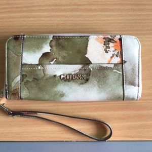 Wristlet,  Guess , Floral Pattern , Never Used